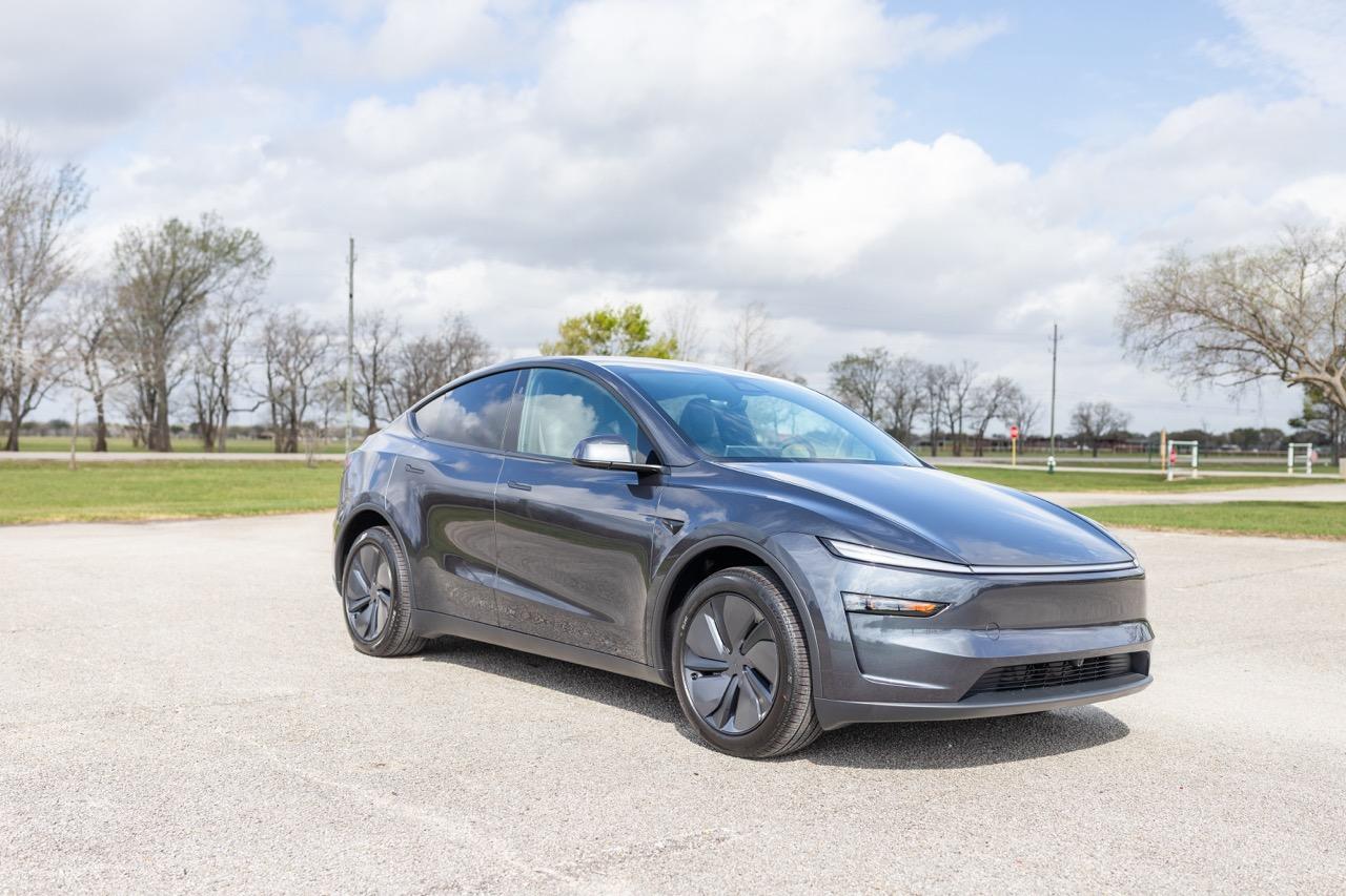 Tesla Model Y 2026 in Sugar Land, TX