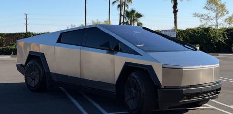 Tesla Cybertruck 2025