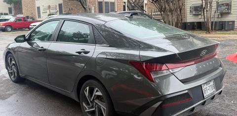 Hyundai Elantra 2024