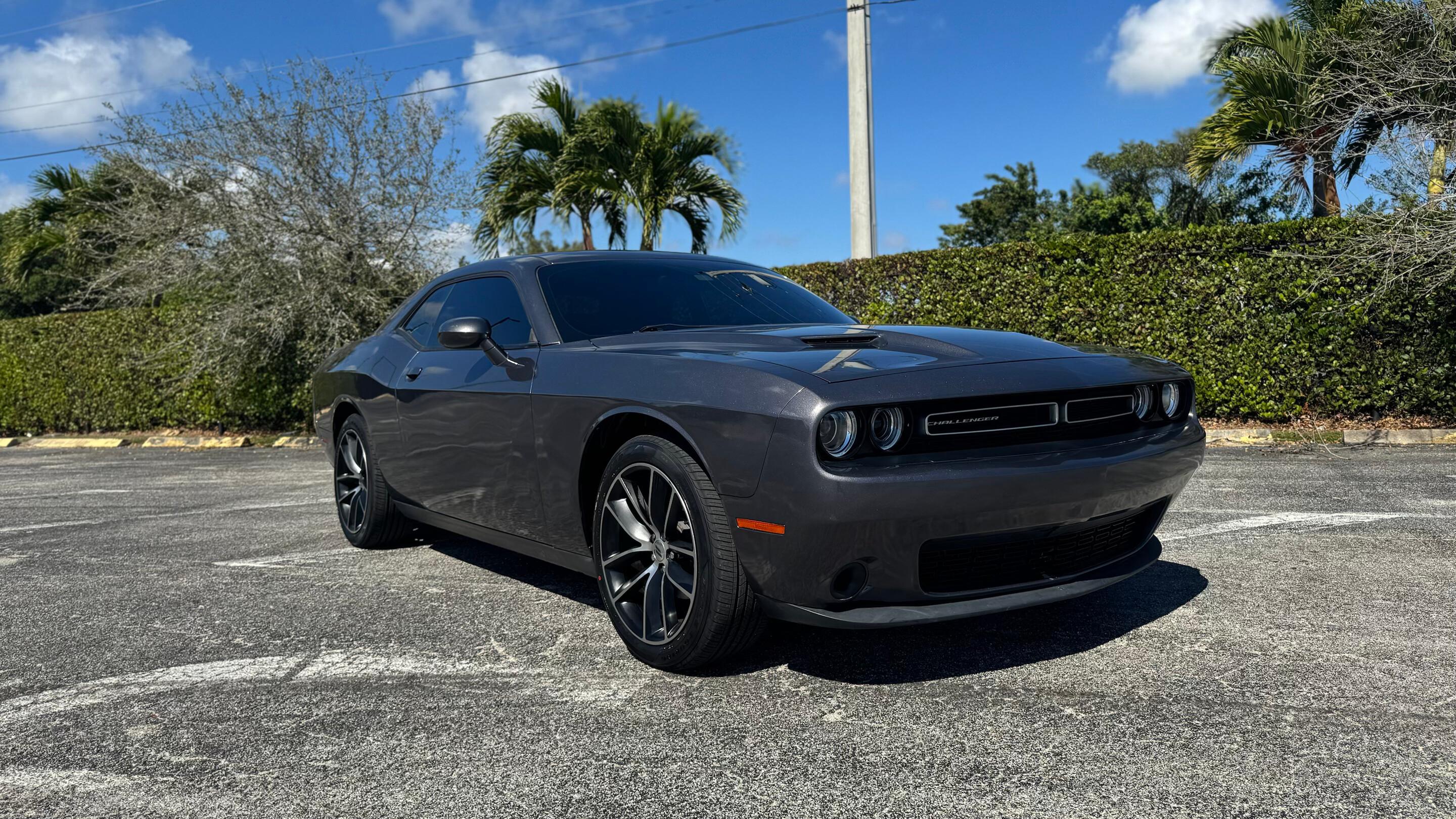 Dodge Challenger 2016 in 