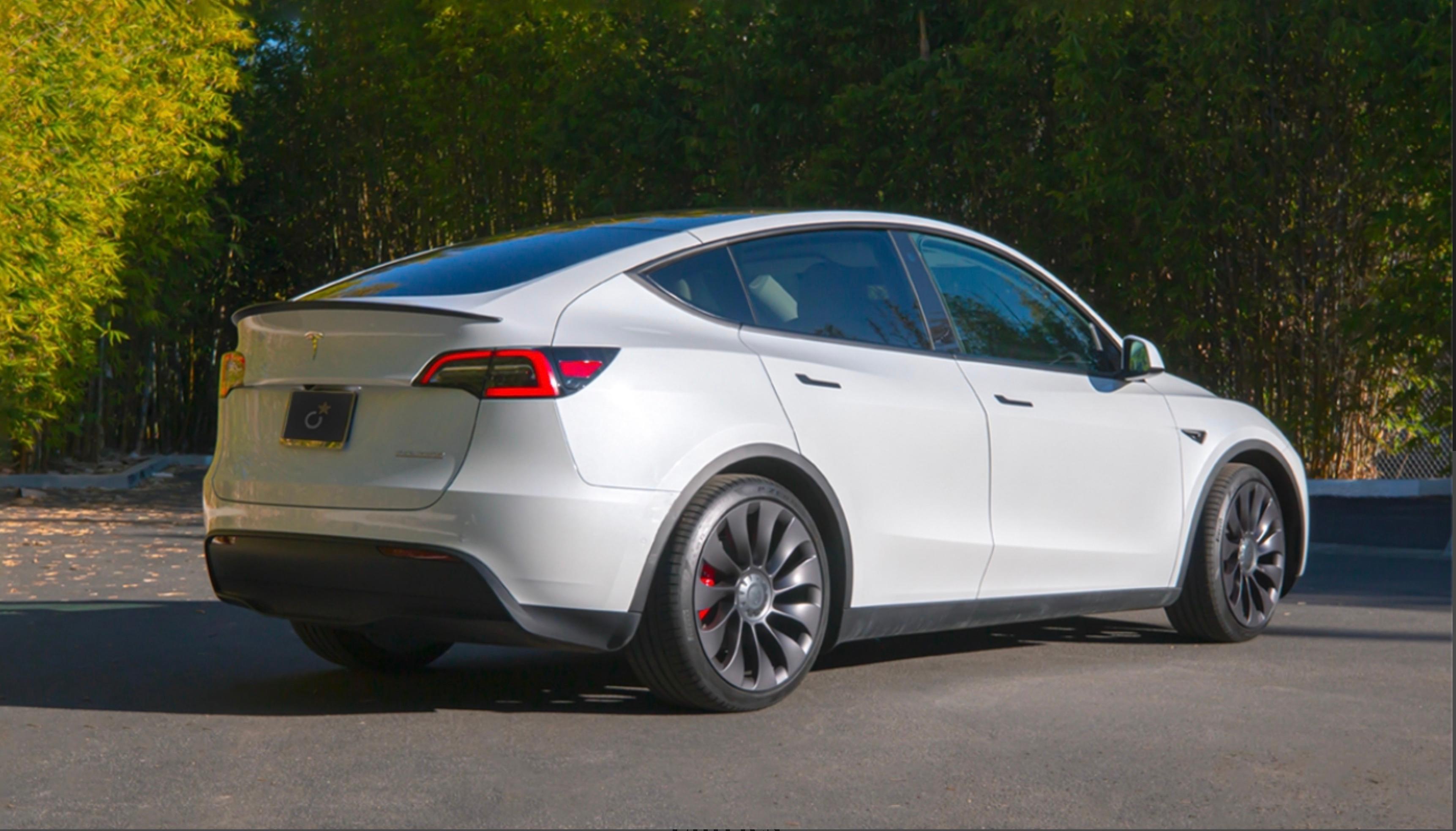 Tesla Model Y 2022 in Richmond, BC
