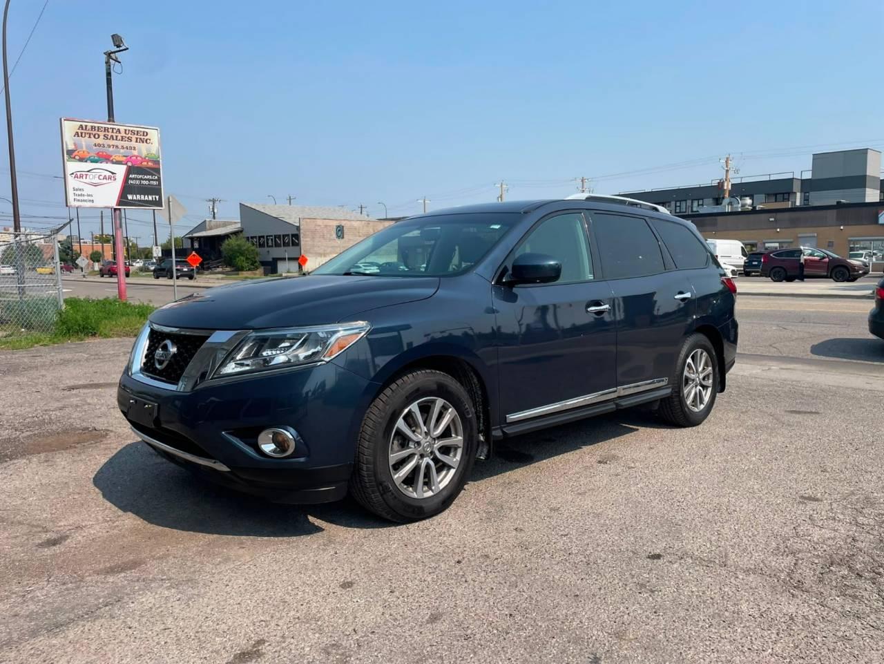 Nissan Pathfinder 2015 in Calgary, AB