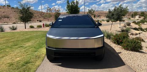 Tesla Cybertruck 2026
