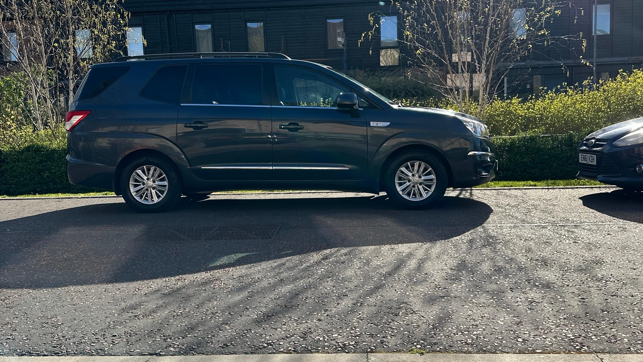 SsangYong Turismo 2016 in Glasgow