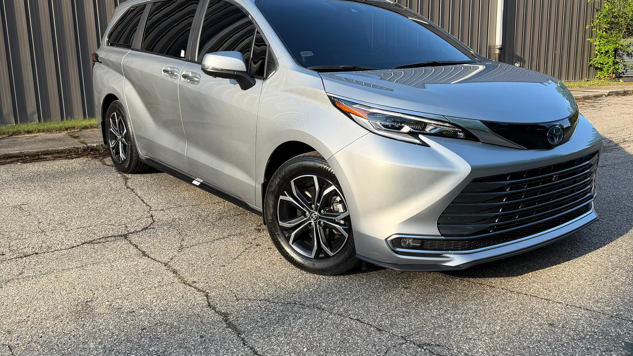 Toyota Sienna 2025 in Romulus, MI