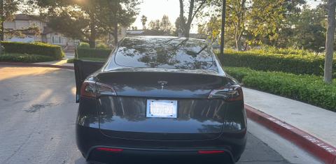 Tesla Model Y 2024