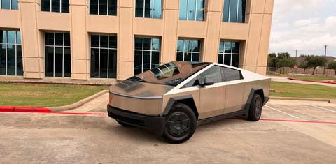 Tesla Cybertruck 2025