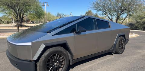 Tesla Cybertruck 2025