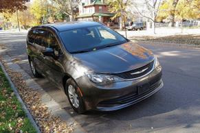 Chrysler Pacifica 2017 in Denver