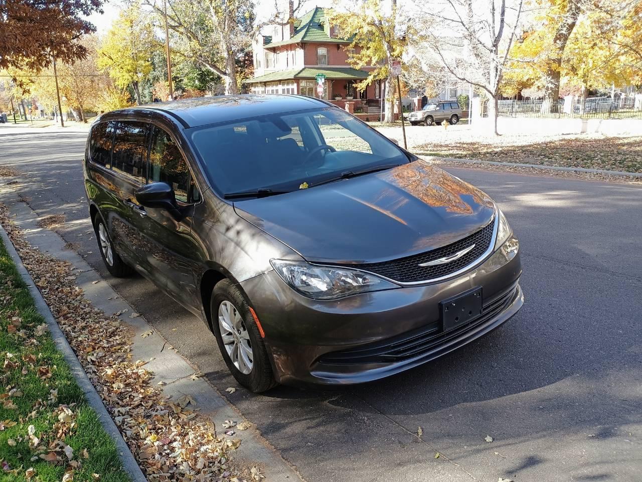 Chrysler Pacifica 2017 in Denver, CO