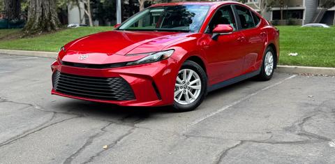 Toyota Camry Hybrid 2025