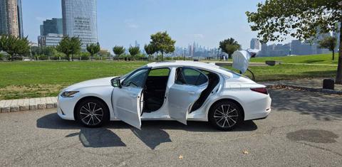 Lexus ES 2024