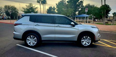Mitsubishi Outlander 2025