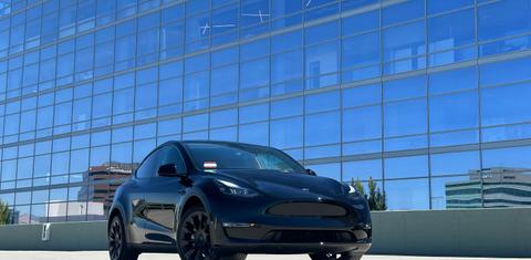 Tesla Model Y 2024