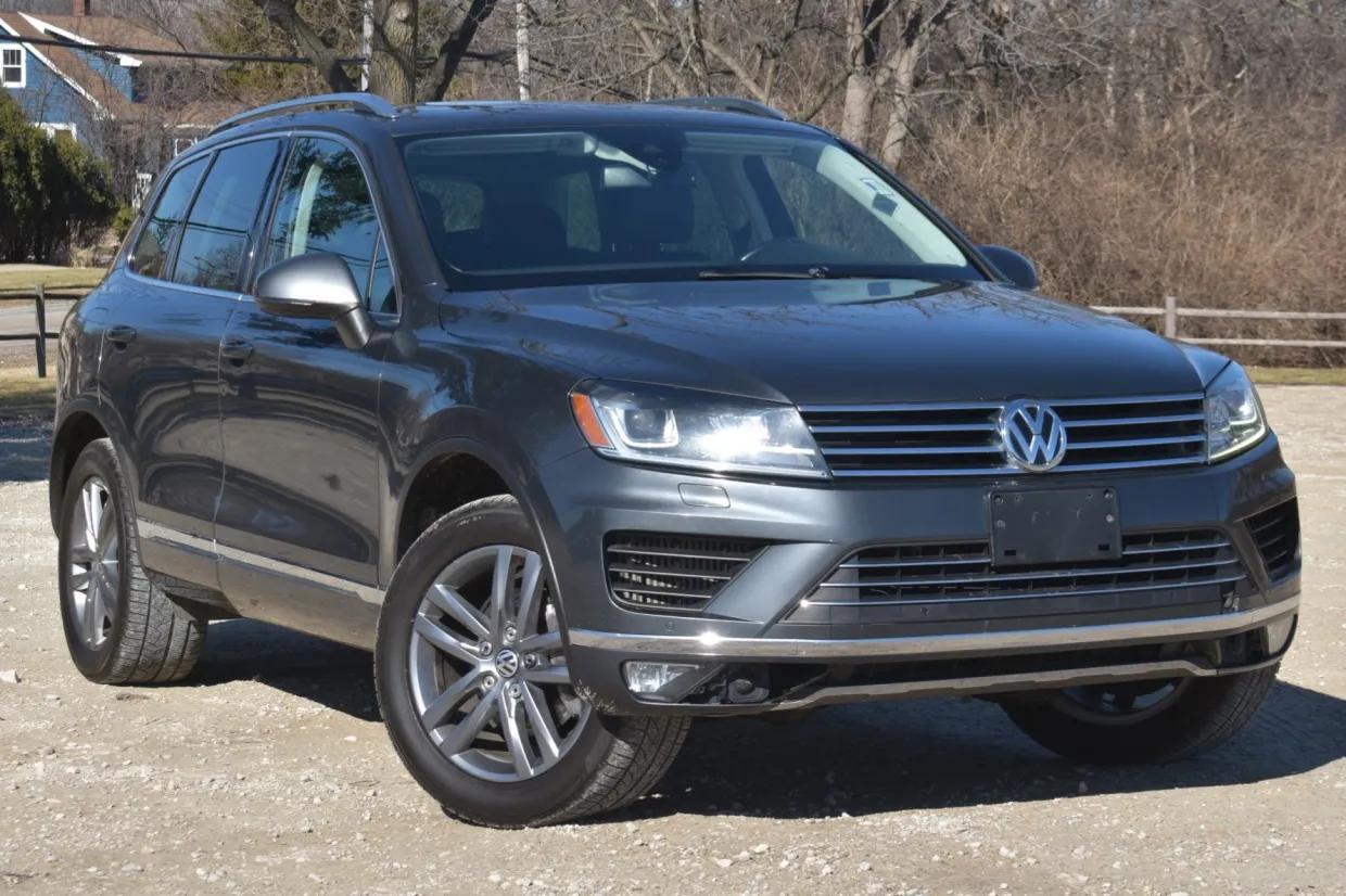 Volkswagen Touareg 2016 in Naples, FL