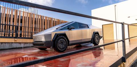 Tesla Cybertruck 2025