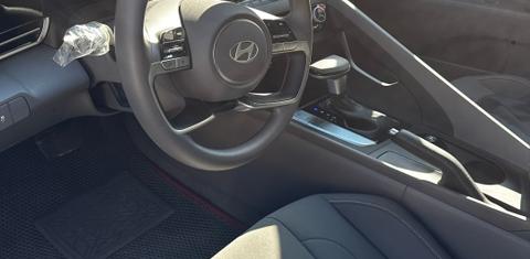 Hyundai Elantra 2024