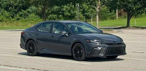 Toyota Camry Hybrid 2025