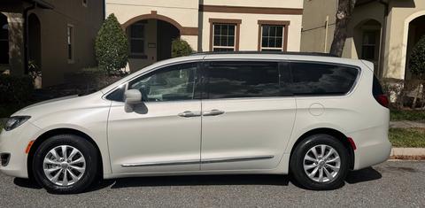 Chrysler Pacifica 2017