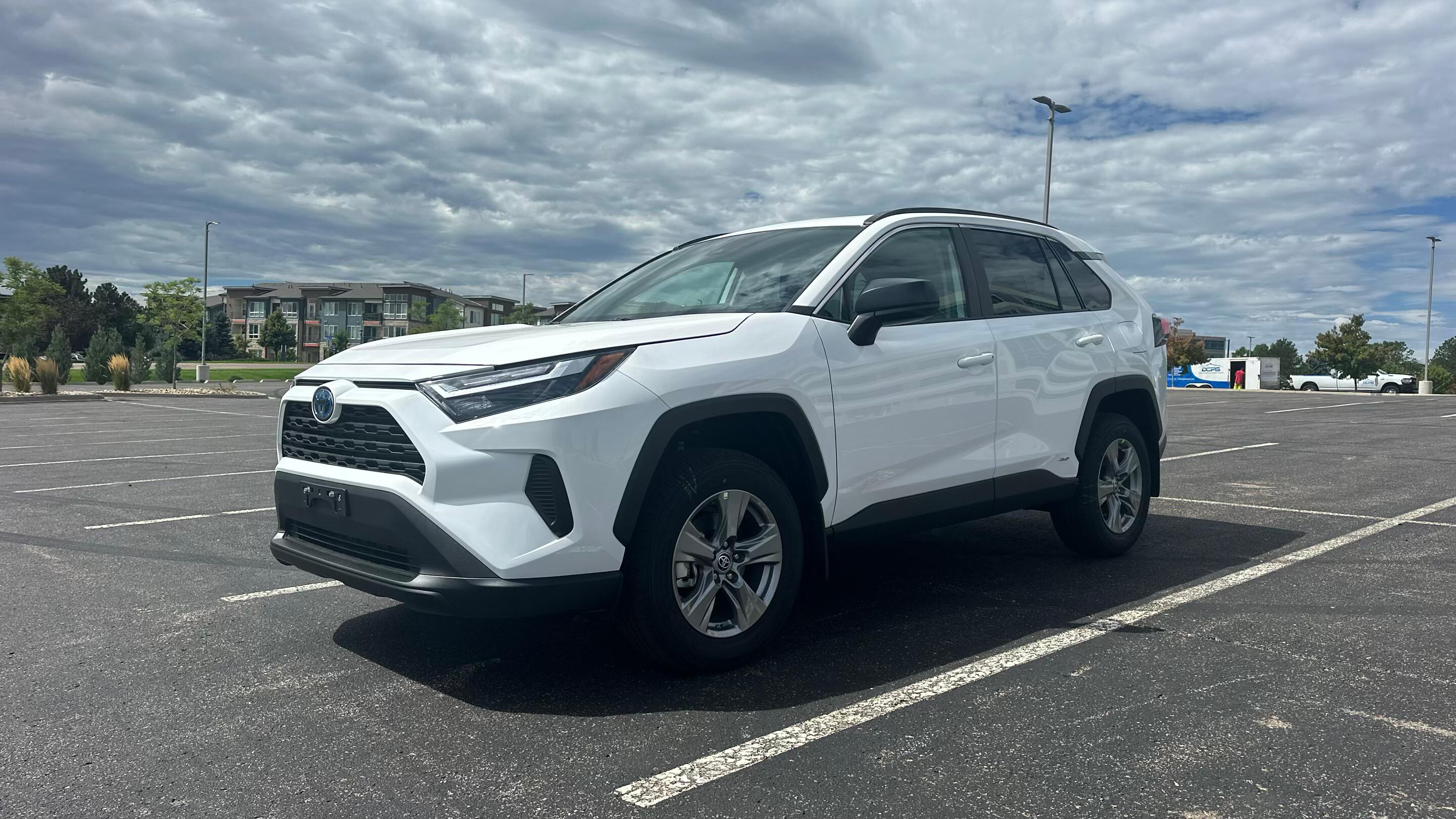 Toyota RAV4 Hybrid 2024 in Centennial, CO