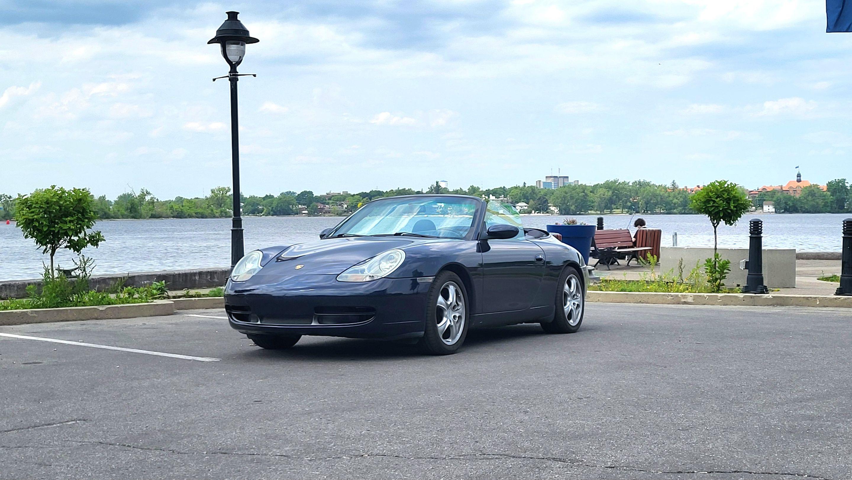 Porsche 911 2000 à Laval, QC
