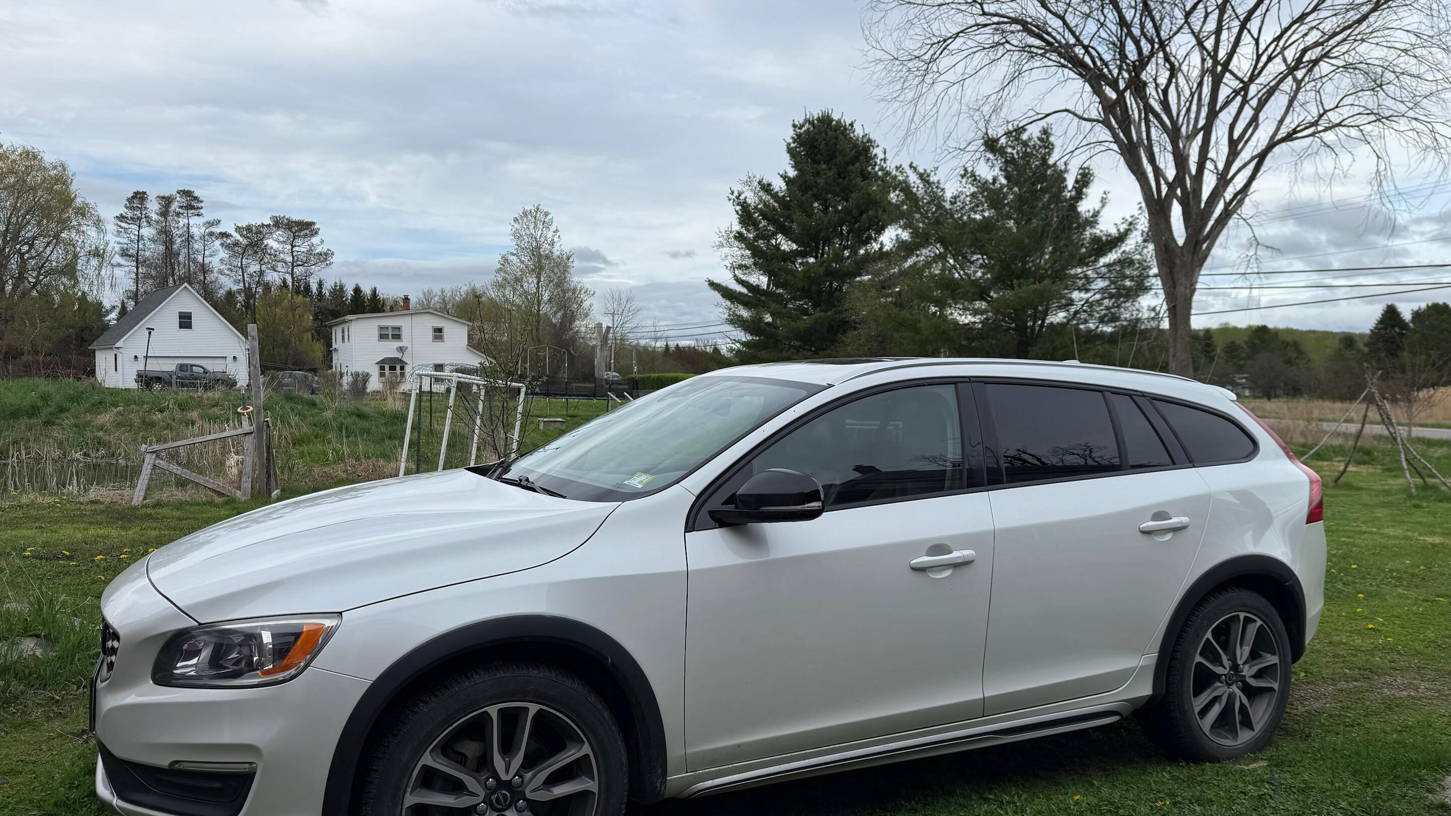 Volvo V60 Cross Country 2016 in South Burlington, VT