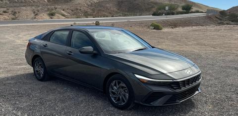 Hyundai Elantra 2024