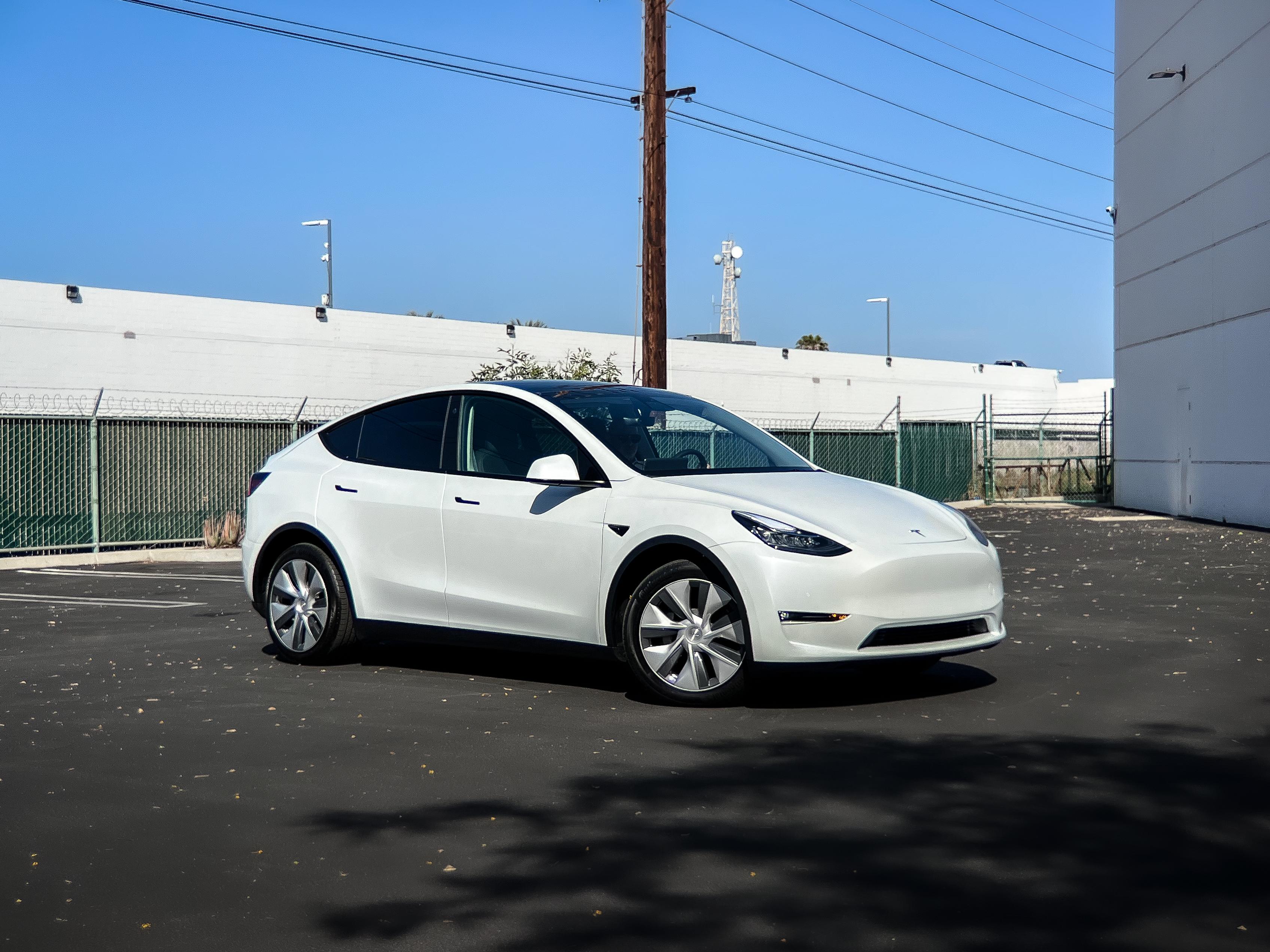 Tesla Model Y 2022 in Long Beach, CA