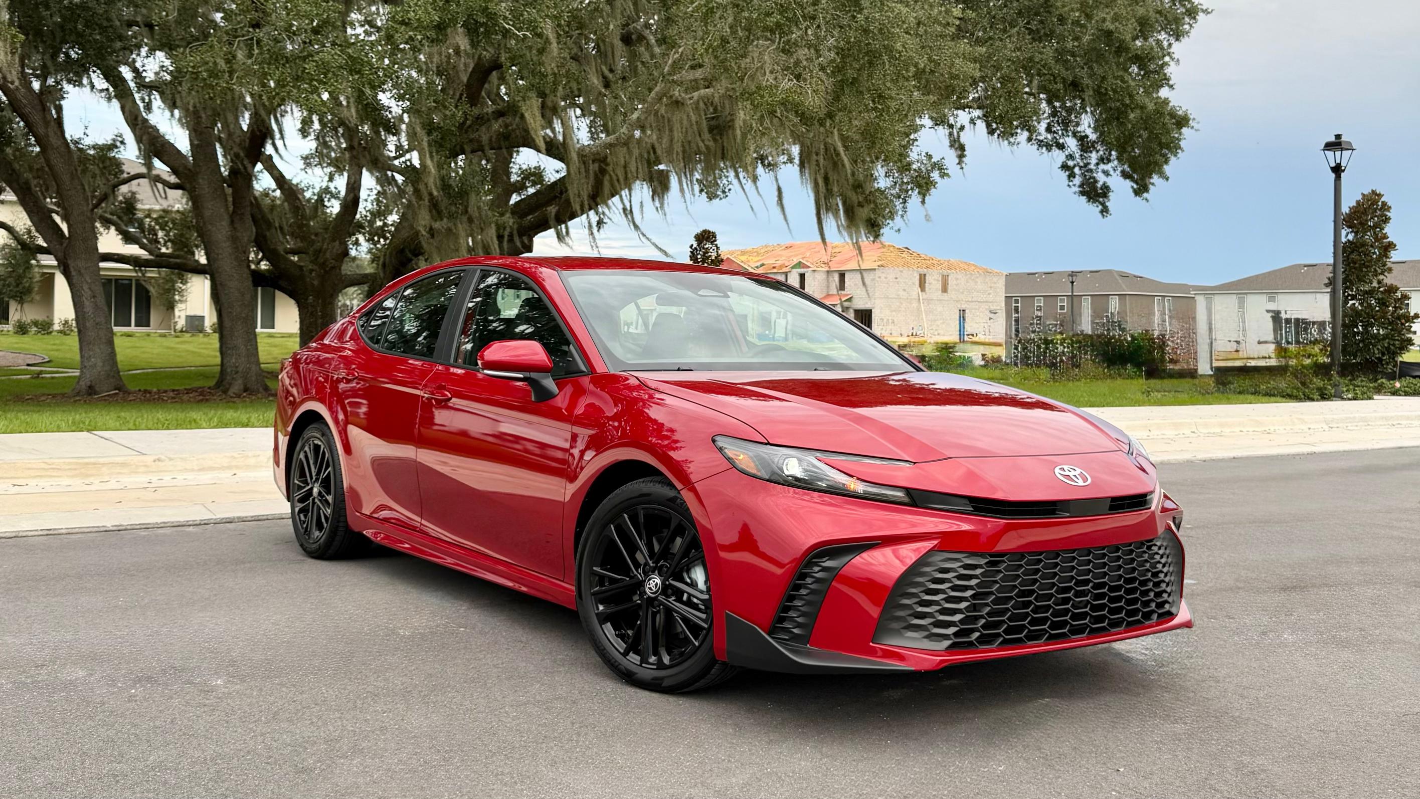 Toyota Camry Hybrid 2025 in Orlando, FL