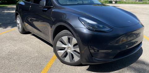 Tesla Model Y 2024