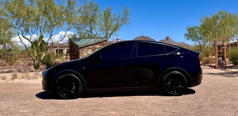 Tesla Model Y 2025