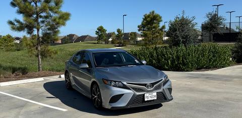 Toyota Camry 2019