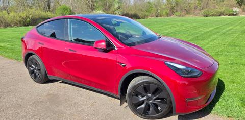Tesla Model Y 2025