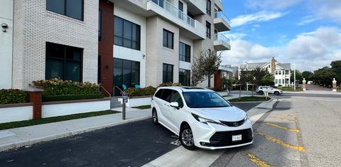 Toyota Sienna 2025