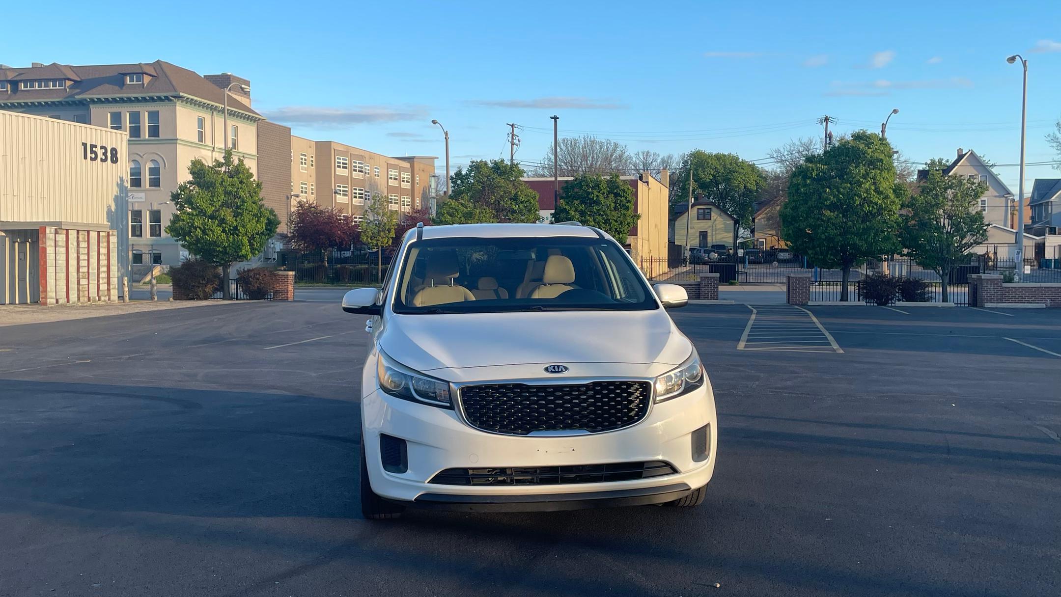 Kia Sedona 2016 in Milwaukee, WI