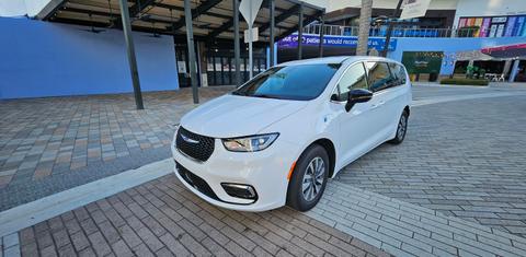 Chrysler Pacifica 2025