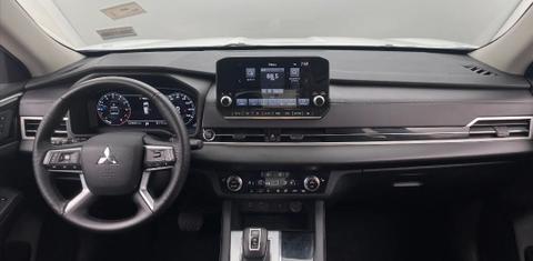 Mitsubishi Outlander 2023
