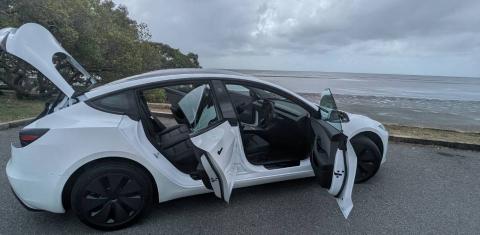 Tesla MODEL 3 2026