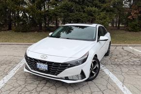 Hyundai Elantra 2023 in Toronto