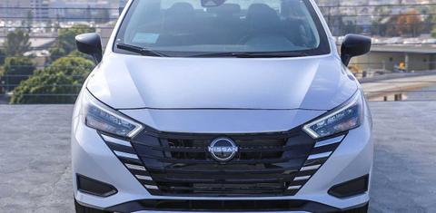 Nissan Versa 2025