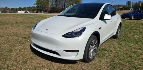 Tesla Model Y 2024