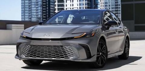 Toyota Camry Hybrid 2025
