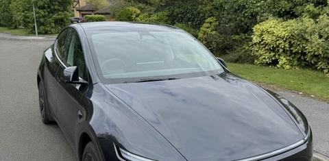Tesla Model Y 2025
