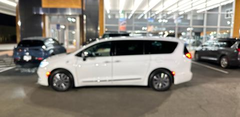 Chrysler Pacifica 2023