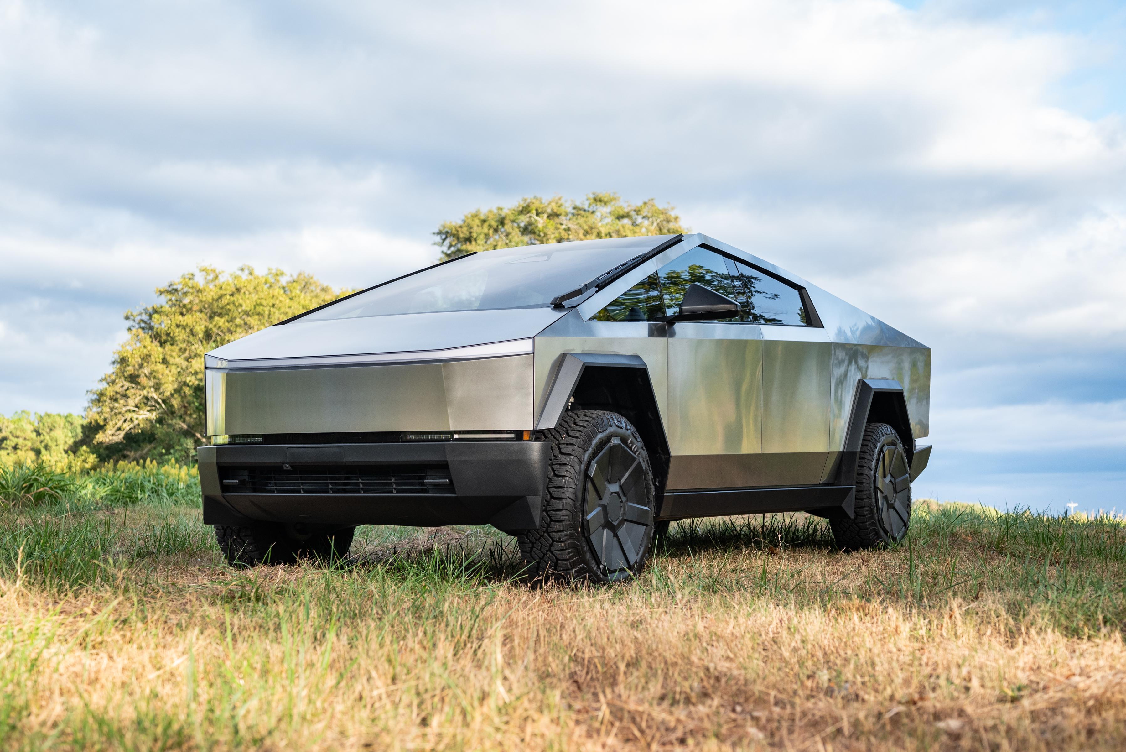 Tesla Cybertruck 2024 in Roebuck, SC