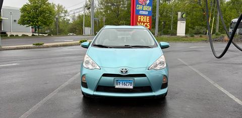 Toyota Prius c 2014