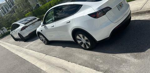Tesla Model Y 2023