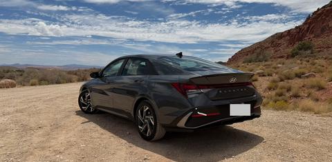 Hyundai Elantra 2025