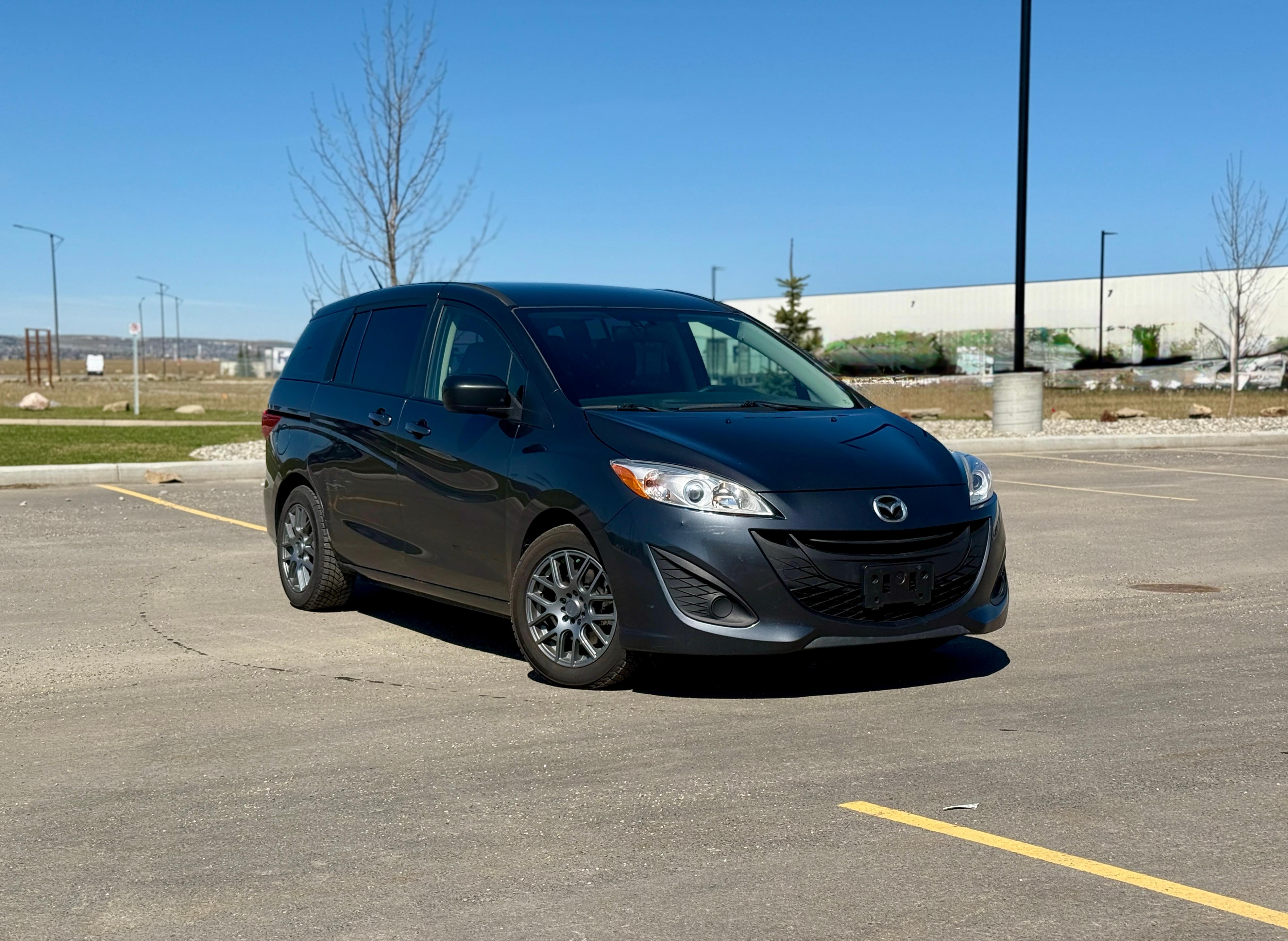 Mazda Mazda5 2017 in Calgary, AB