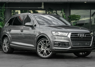 Audi Q7 car